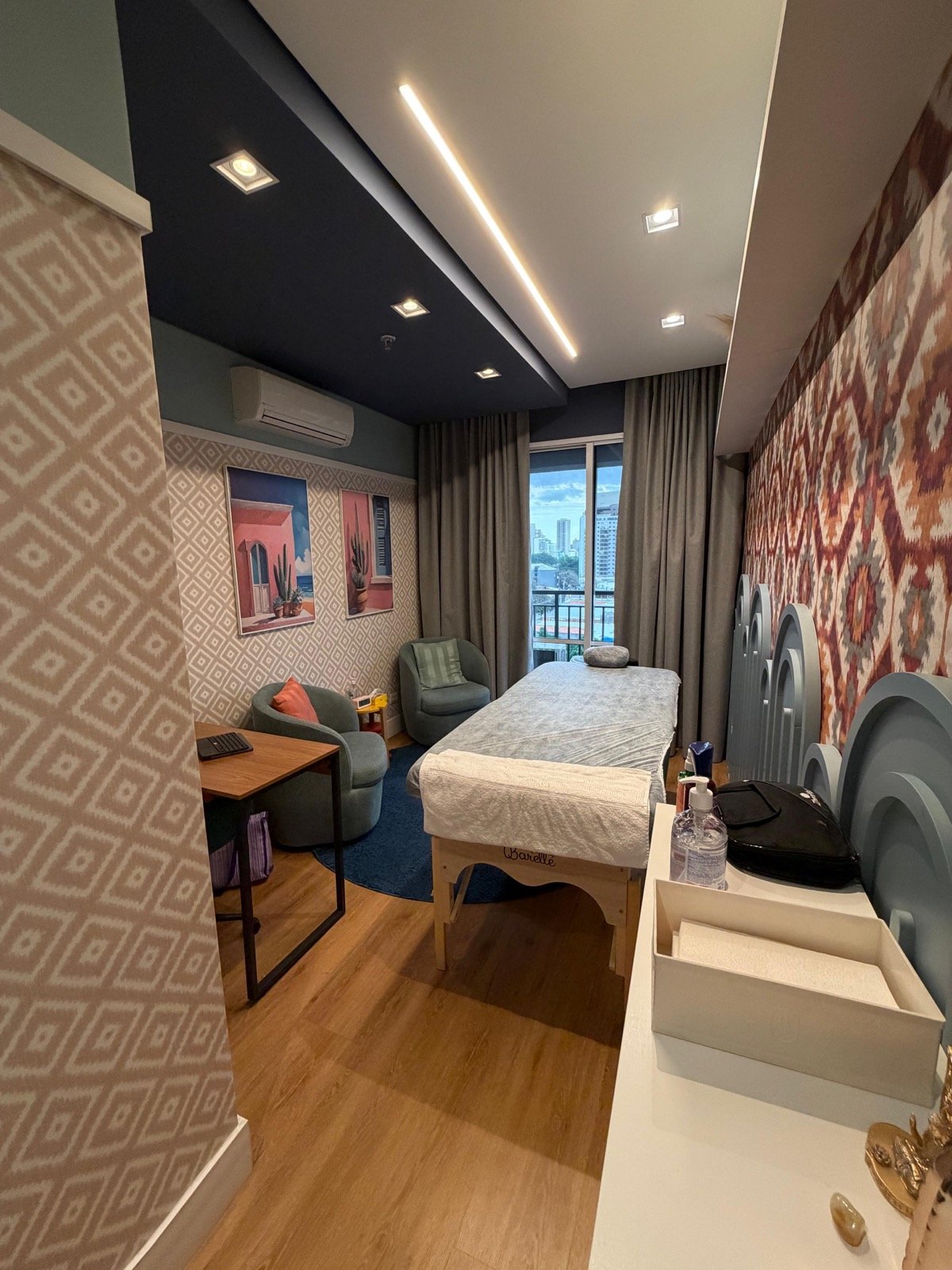 Sala de acupuntura e práticas integrativas do Dr. Hélio Sampaio Filho em São Paulo
